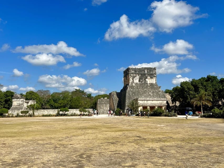 Chichén Itzá: Guided Walking Tour in Archaeological Zone