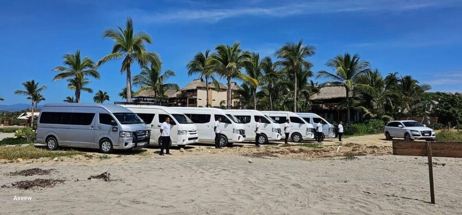 Puerto Escondido: Private Transfer to Punta Zicatela