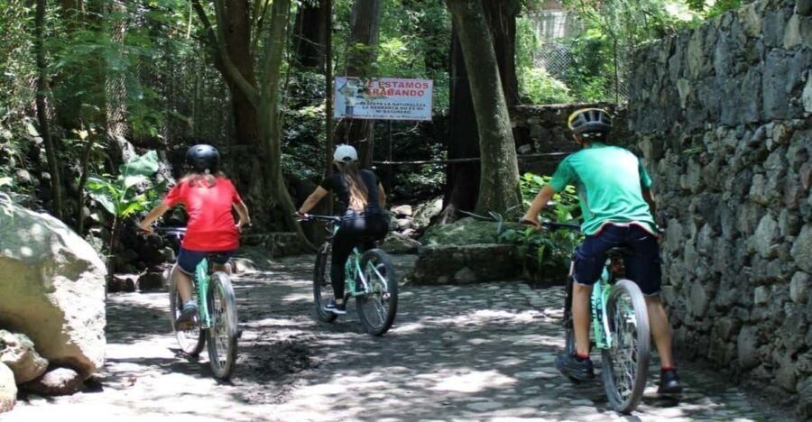 Tepoztlan: Night City Bike Tour
