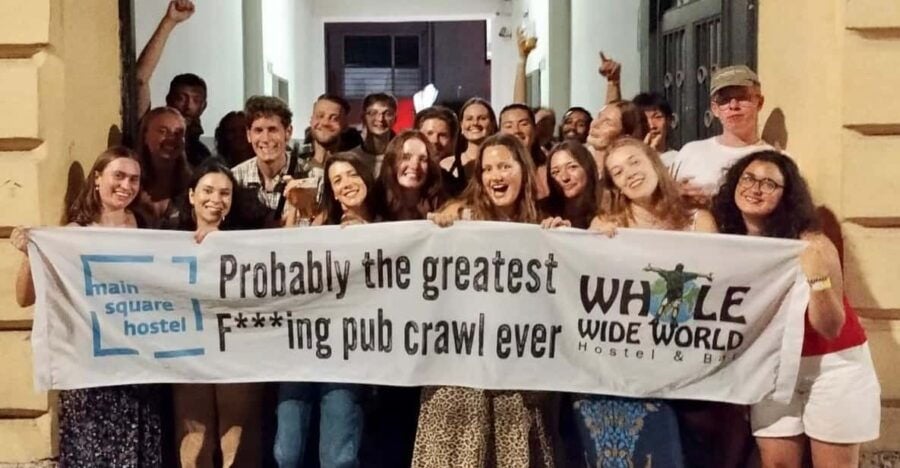 Zagreb: Pub Crawl, 1-Hour of Unlimited Drinks, & Club Entry