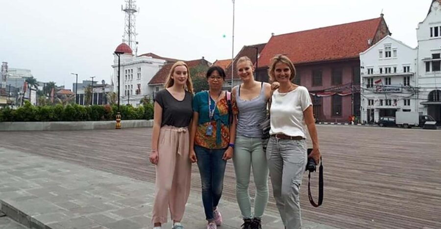 Jakarta Private Tour With Local Guide & Lunch