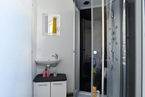 Studio Without Kitchen - 1 Person - Guest Ratings and Reviews